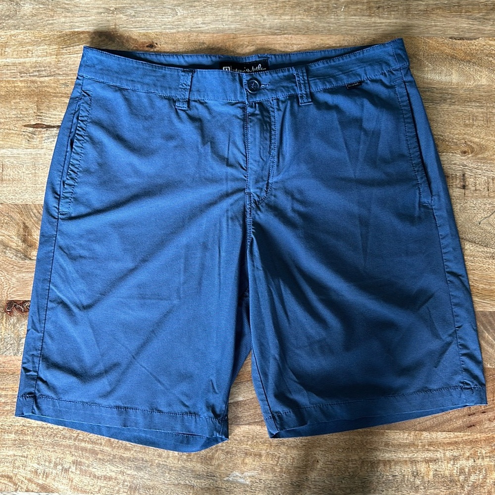 Travis Mathew Navy Golf Shorts - SZ 34